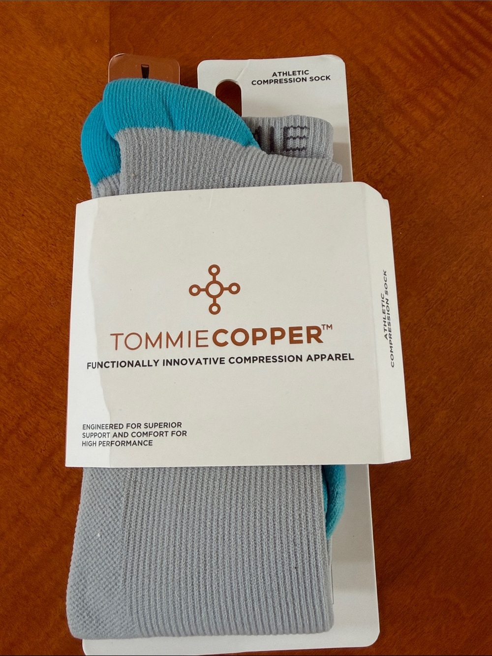 NWT unisex Athletic Compression Socks - Gray with Teal Accent 7-9.5
